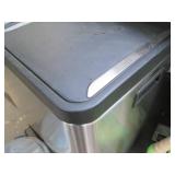 Step N Sort dual trash/recycling re...