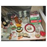 Large lot of vintage home decor, pu...