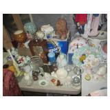 Collection of vintage home decor, d...