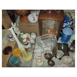 Collection of vintage home decor, d...