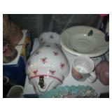 Collection of vintage home decor, d...