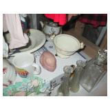 Collection of vintage home decor, d...