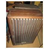 Pair of vintage floor speakers...