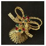 K- Variety of Lovely Christmas Themed Vintage Jewelry Items