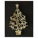 K- Variety of Lovely Christmas Themed Vintage Jewelry Items