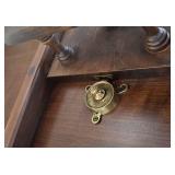 Lovely Vintage Ethan Allen Pedestal Tip-Up Occasional Table