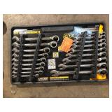 GEARWRENCH SAE/MM 90-Tooth Pro Combination Ratcheting Wrench Tool Set with Tray (18-Piece) Customer Returns See Pictures