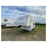 2004 Terry Deer Shack 5th wheel