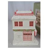 Department 56 Holly Lane Sweets Shop Village Building w/ Box & Light