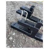 2025 Unused WOLVERINE Applicable products: Tractor bucket loader, skid steer loader Adjustable clip-on pallet fork