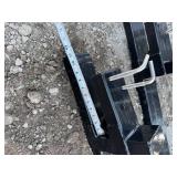 2025 Unused WOLVERINE Applicable products: Tractor bucket loader, skid steer loader Adjustable clip-on pallet fork