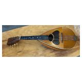 Vintage / Antique WASHBURN Mandolin (as-is)