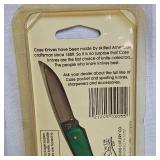 CASE "Merry Christmas" Knives in Red and Green(2)