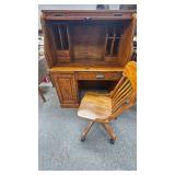 Beautiful Roll Top Desk with Drawers, Excellent Condition