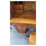 Beautiful Roll Top Desk with Drawers, Excellent Condition