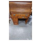 Beautiful Roll Top Desk with Drawers, Excellent Condition