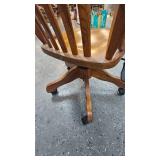 Beautiful Roll Top Desk with Drawers, Excellent Condition