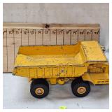 Vintage Cast Ertl Internation Harvestor Pay Hauler with Hydra Dump that works Perfect , 90% Pain