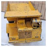 Vintage Cast Ertl Internation Harvestor Pay Hauler with Hydra Dump that works Perfect , 90% Pain