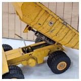 Vintage Cast Ertl Internation Harvestor Pay Hauler with Hydra Dump that works Perfect , 90% Pain