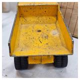 Vintage Cast Ertl Internation Harvestor Pay Hauler with Hydra Dump that works Perfect , 90% Pain