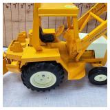 Classic 98% Condition International Harvestor 1/16" DieCast Loader/Backhoe #472 Beautiful Condition