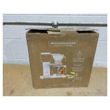 Moccamaster 53948 KBGV Select 10-Cup Coffee Maker, Matte Black, 40 ounce, 1.25l