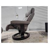 Stunning Ekornes Stressless Magic Recliner & Ottoman