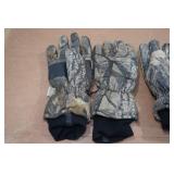 *3* Pairs of Camo Gloves - Large