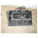 LandHonor 44" Mini Skid Steer Bucket w/Grapple