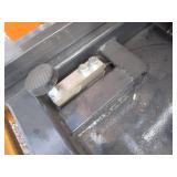 LandHonor Cattle Chute w/Scale