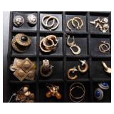 Set of 32 Pairs of Earrings – Vintage & Boho-Inspired