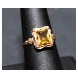 Vintage 10K Gold Ring with Amber-Colored Stone – Size 7¾