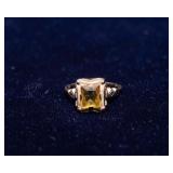 Vintage 10K Gold Ring with Amber-Colored Stone – Size 7¾