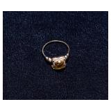 Vintage 10K Gold Ring with Amber-Colored Stone – Size 7¾