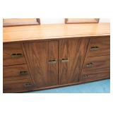 Bassett Mid-Century Modern Dresser with Two Mirrors – 72"L x 19"D x 30.5"T