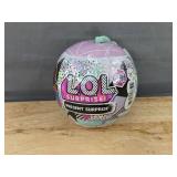 LOL Surprise Winter Chill Confetti Reveal and Present Surprise - Brand New *M
