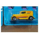 *2* Vintage Hot Wheels Classics - 