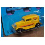 *2* Vintage Hot Wheels Classics - 