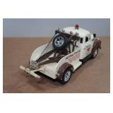1953 Chevy Wrecker 1:24 Scale Model Truck