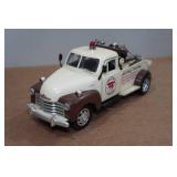 1953 Chevy Wrecker 1:24 Scale Model Truck
