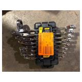 GEARWRENCH 90-Tooth SAE Ratcheting Flex-Head Combination Wrench Set with Tray (8-Piece)Customer Returns See Pictures GEARWRENCH 90-Tooth SAE Ratcheting Flex-Head Combination Wrench Set with Tray (8-Piece)Customer Returns See Pictures