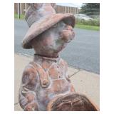 Very Cool LARGE "Gardening Rabbit" Indoor/Outdoor Yard Statue