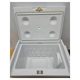 Very Good Working COLEMAN Electric Cooler