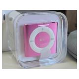 Brand New 2gb Apple iPod Shuffle - w/ New Leatherology Case