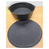 Excellent Large LODGE Cast Iron Footed Dutch Oven - 14"