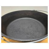 Excellent Large LODGE Cast Iron Footed Dutch Oven - 14"