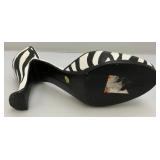 Vintage Bustier Lamp, Fdlower Handbag And Marilyn Monroe Items Misc. Vintage Tobbacco Tins And More