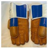 Vintage Johnsons Playmaker J 68 Hockey Gloves