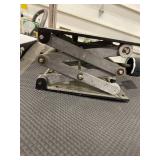 Scissor Jack with Support Rod (590890)